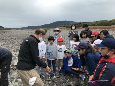 米奥小学校　山と川の学習