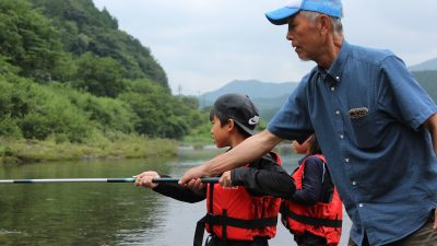 米奥小学校　水生生物調査＆アユ友掛け＆カヌー体験